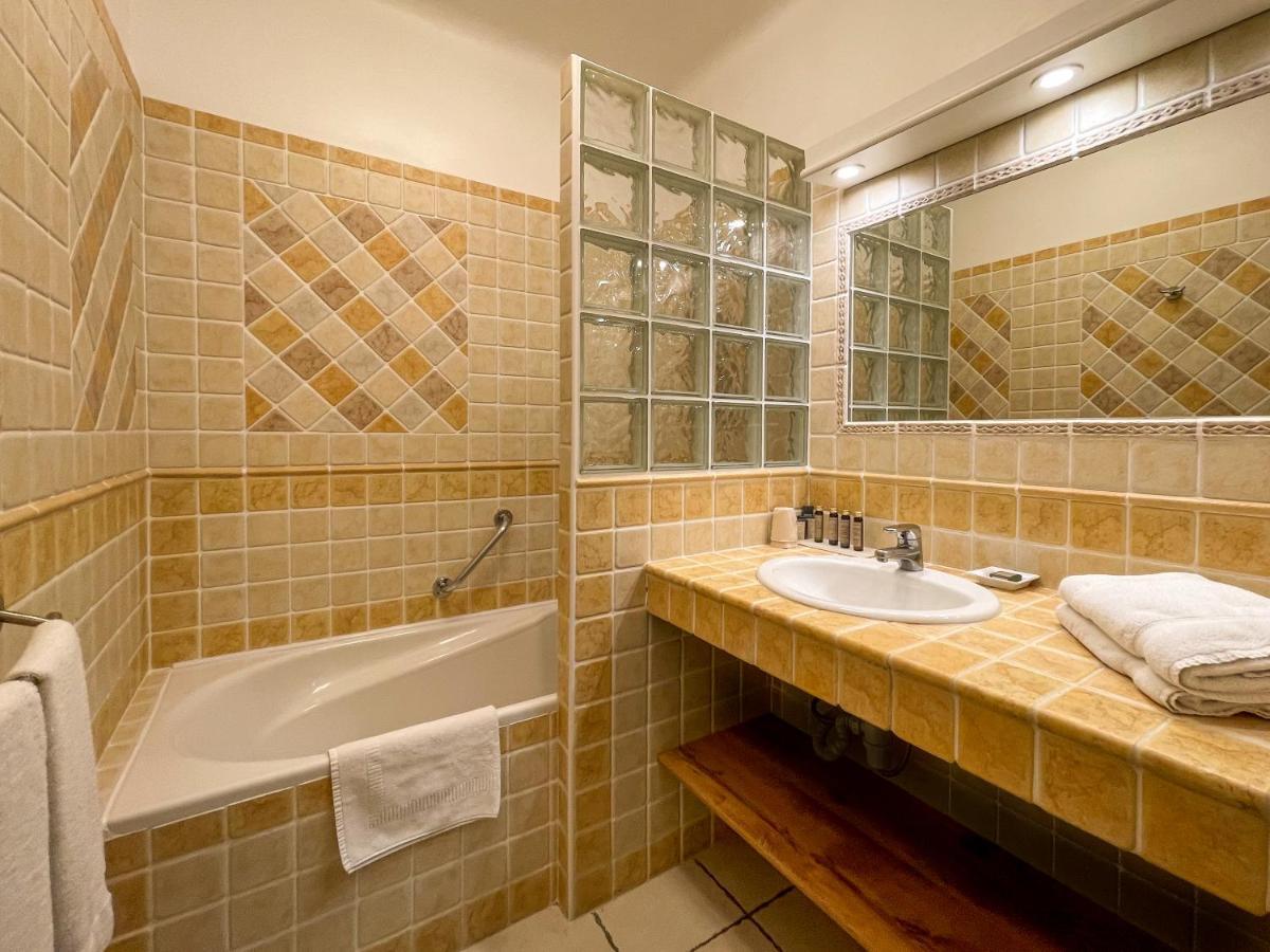 Hotel Marc-Hely ลากอลล์-ซูร์-ลู ภายนอก รูปภาพ