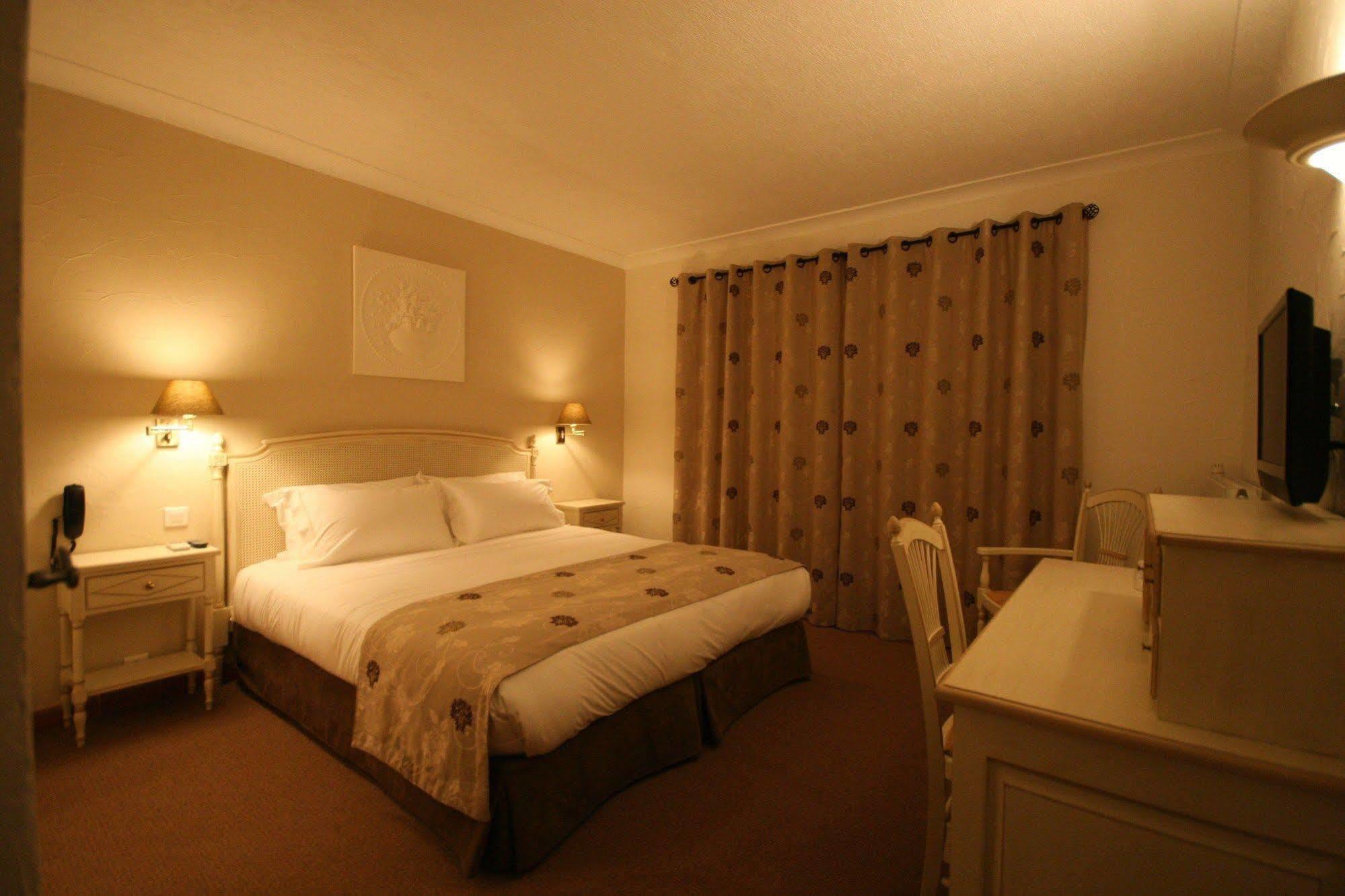 Hotel Marc-Hely ลากอลล์-ซูร์-ลู ภายนอก รูปภาพ
